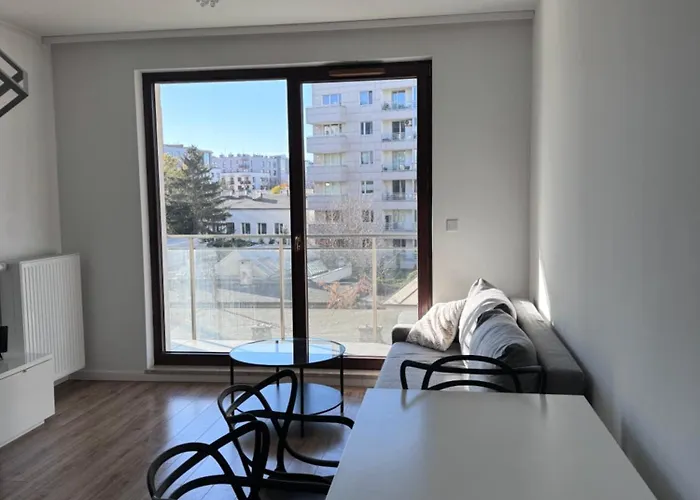 Comfort & Style 2-Room Apartment And Free Parking