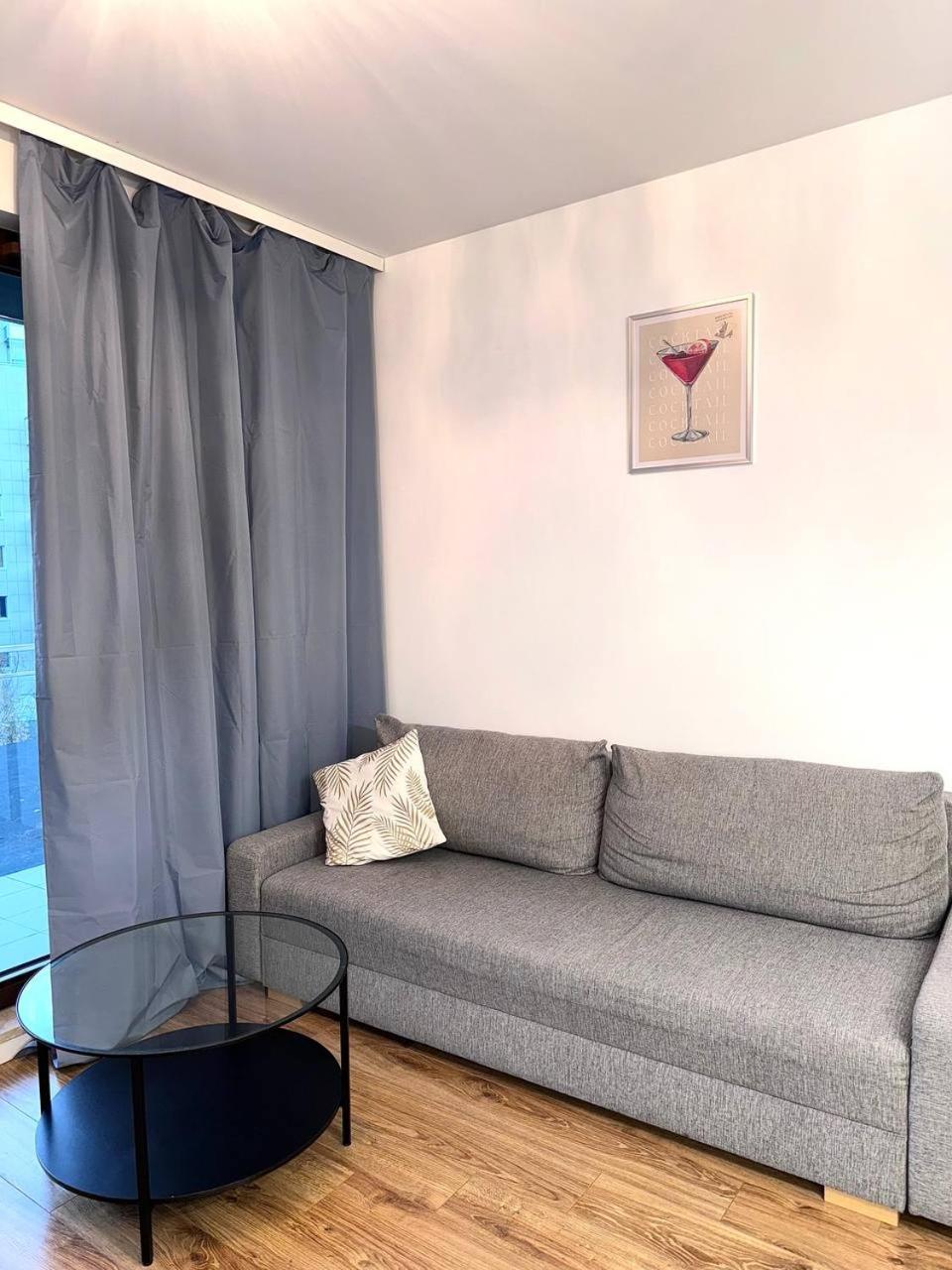 Comfort & Style 2-room And Free Parking Apartment Warsaw