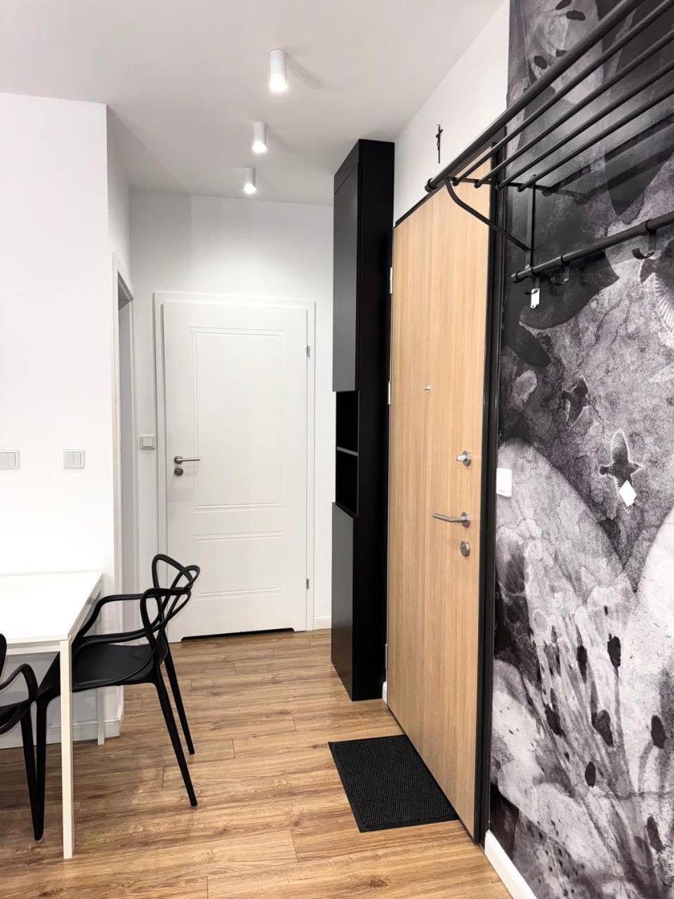 Comfort & Style 2-room And Free Parking Warsaw